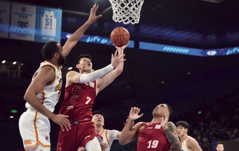 XINGKONG-山东男篮训练开放日；集结日复出首秀引欢呼；德国杯在即；身体对抗强度拉满的简单介绍