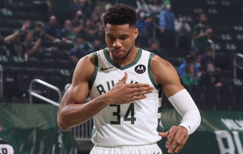 XINGKONG-关于欧冠赛后再迎强敌，密尔沃基雄鹿官宣签约，主帅态度——气氛紧张，轮换策略成焦点的信息